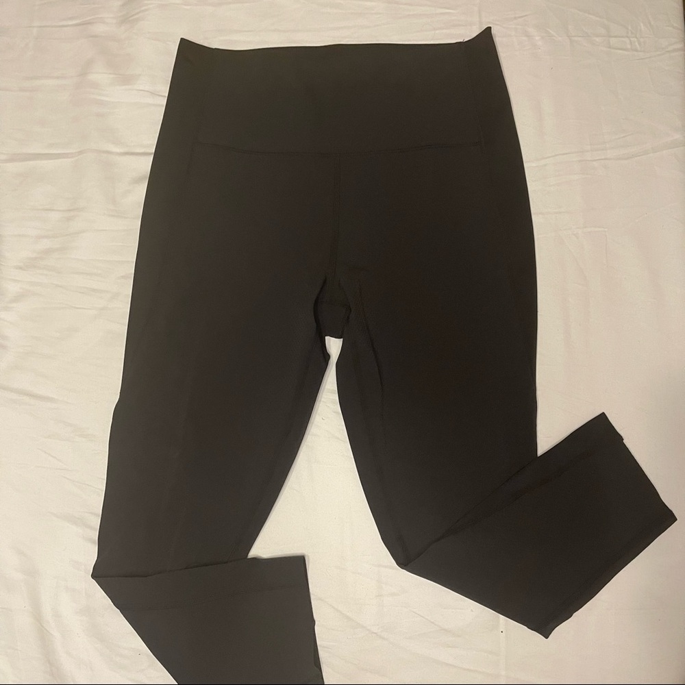Athleta Black Ultimate Dobby Mesh Capri  Legging Bottoms XS